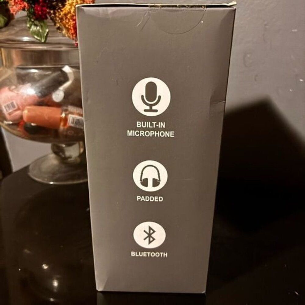 Bluetooth Vision LED Headphones - Picture 3 of 3